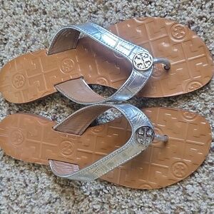 Tory Burch Silver Leather Thong Slide On Sandals